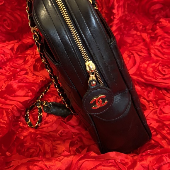 Chanel Chain Bag - Picture 3 of 10